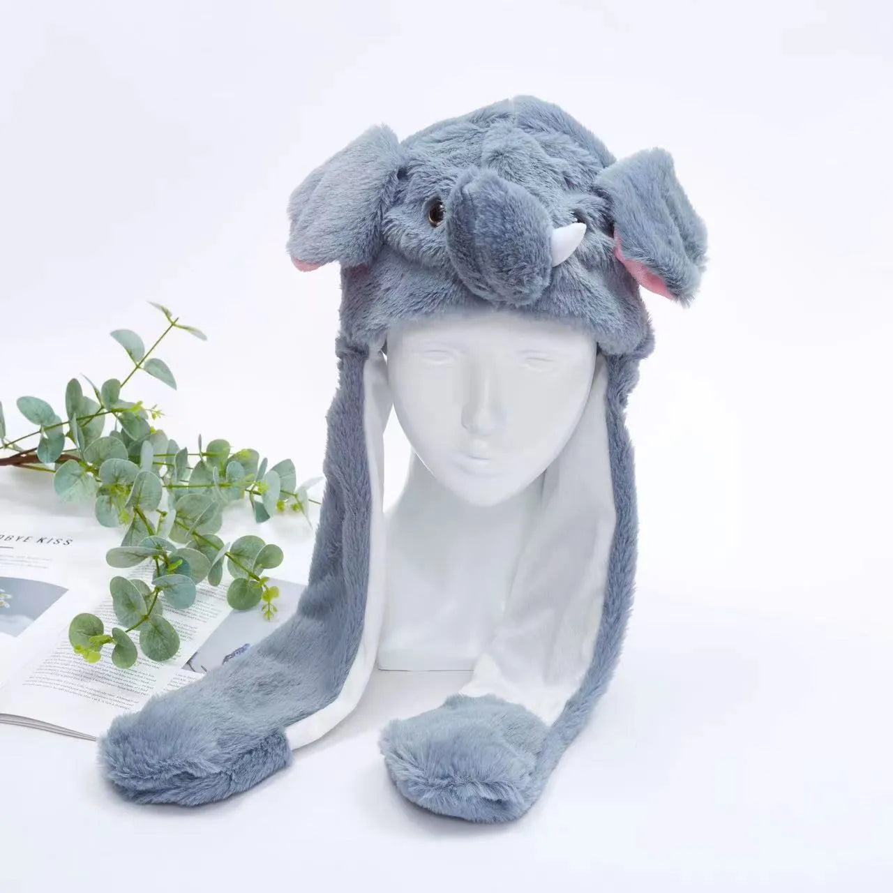 Graue Elefantenmütze aus Plüsch, Tierhut mit Ohren und Rüssel, Kinder Winteraccessoire.
