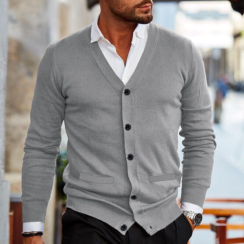 Grauer Herren-Cardigan, V-Ausschnitt, Knopfleiste, eleganter Stil, Freizeitmode.