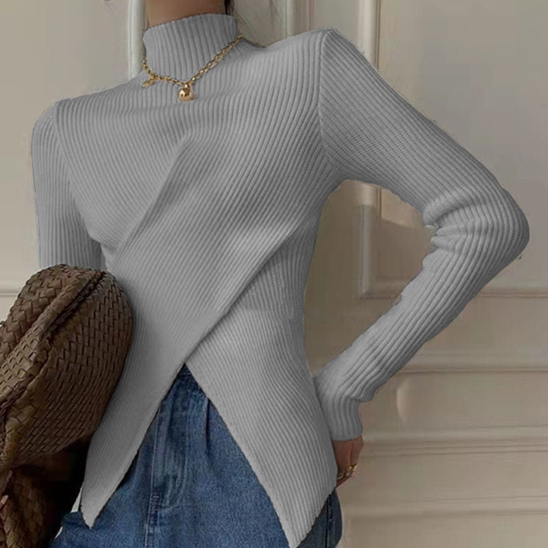 Grauer Rollkragenpullover Damen, gerippt, modisch, langärmelig, elegant, Herbstmode.