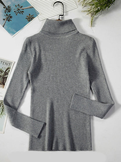 Grauer Rollkragenpullover Damen, gerippt, langärmelig, Strickmode, Herbst Winterbekleidung.