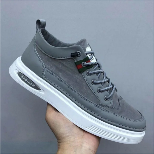 Grauer Sneaker für Herren, Wildleder, modisch, rutschfeste Sohle, sportlich, bequem.