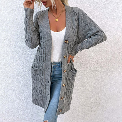 Grauer Strick-Cardigan Damen, Zopfmuster, Knöpfe, Taschen, lässig, modisch, Herbstmode.