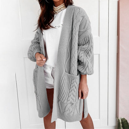 Grauer Strick-Cardigan Damen, Zopfmuster, lässig, modisch, Herbstmode, gemütlich, langärmelig.