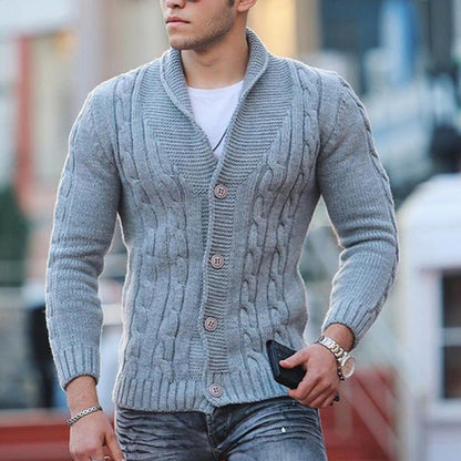 Grauer Herrenpullover mit Zopfmuster, modisch, warm, ideal für Herbst und Winter.