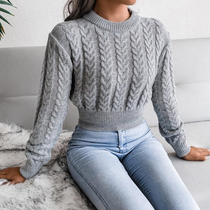 Grauer Strickpullover Damen, Zopfmuster, langärmelig, modisch, bequem, Herbstmode.