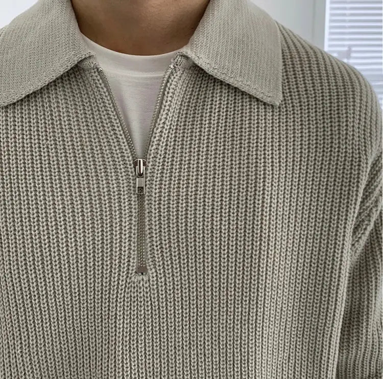 Grauer Strickpullover mit Reißverschluss, Herrenmode, Winterkleidung, stilvoll und warm.