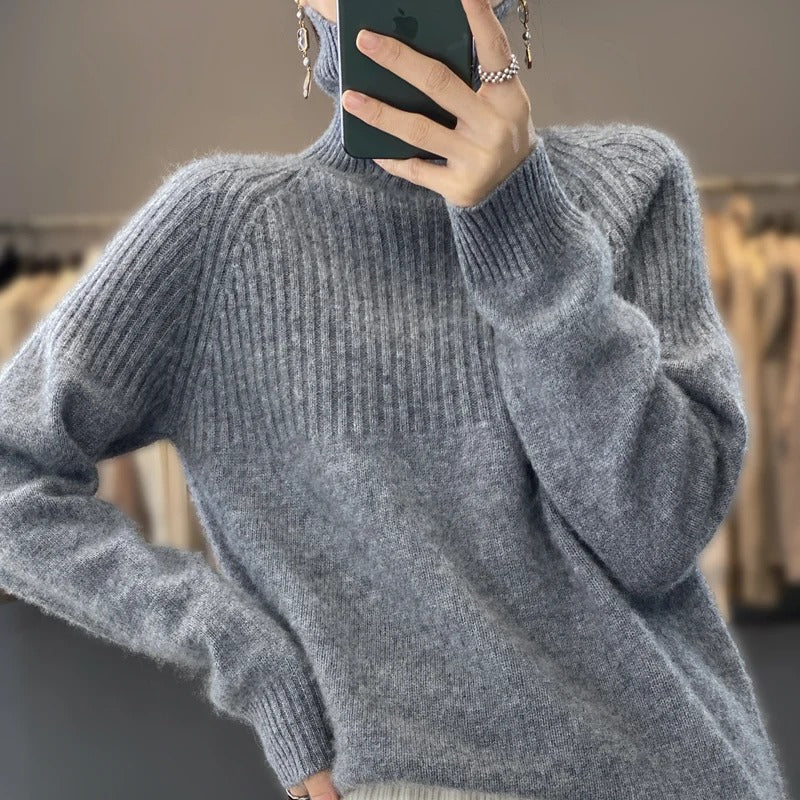 Grauer Strickpullover Damen, weiches Material, modisches Design, Herbstmode, gemütlich.