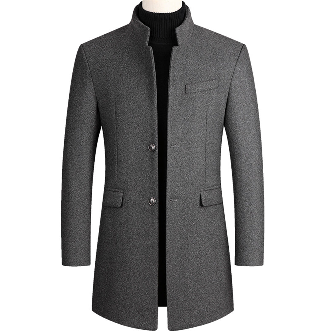 Grauer Herrenmantel, Stehkragen, Knopfleiste, elegantes Design, Wintermode, Wollmischung.