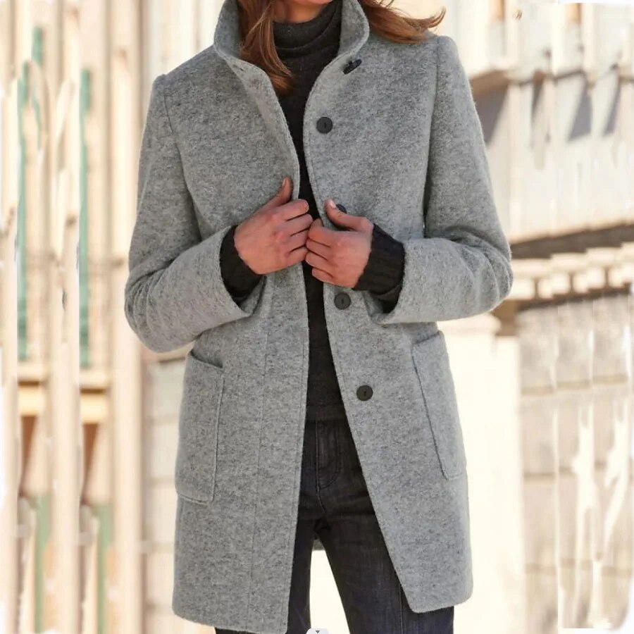 Damen-Wollmantel, grau, Stehkragen, Knöpfe, Herbst-Winter, Vintage-Stil, modisch, lässig.