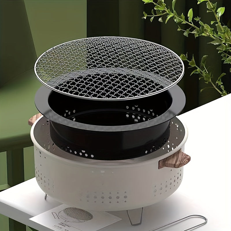 Runder tragbarer Holzkohlegrill, weiß, mit Holzgriffen, ideal für Outdoor-Grillen.