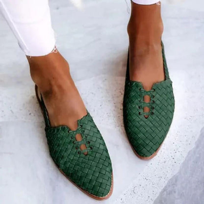 Grüne geflochtene Damen-Slipper aus Leder, modische Sommerschuhe, bequem und stilvoll.