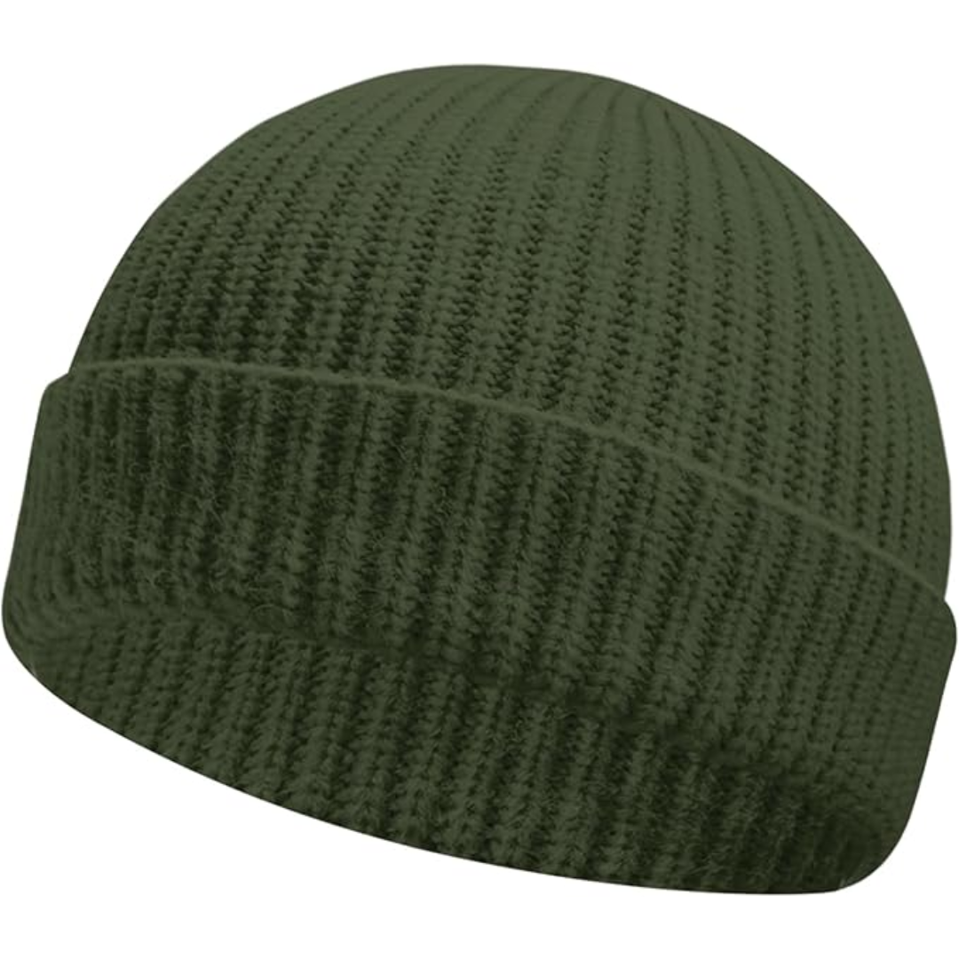 Grüne Strickmütze aus Wolle, warm, unisex, ideal für Winter, modisches Accessoire.