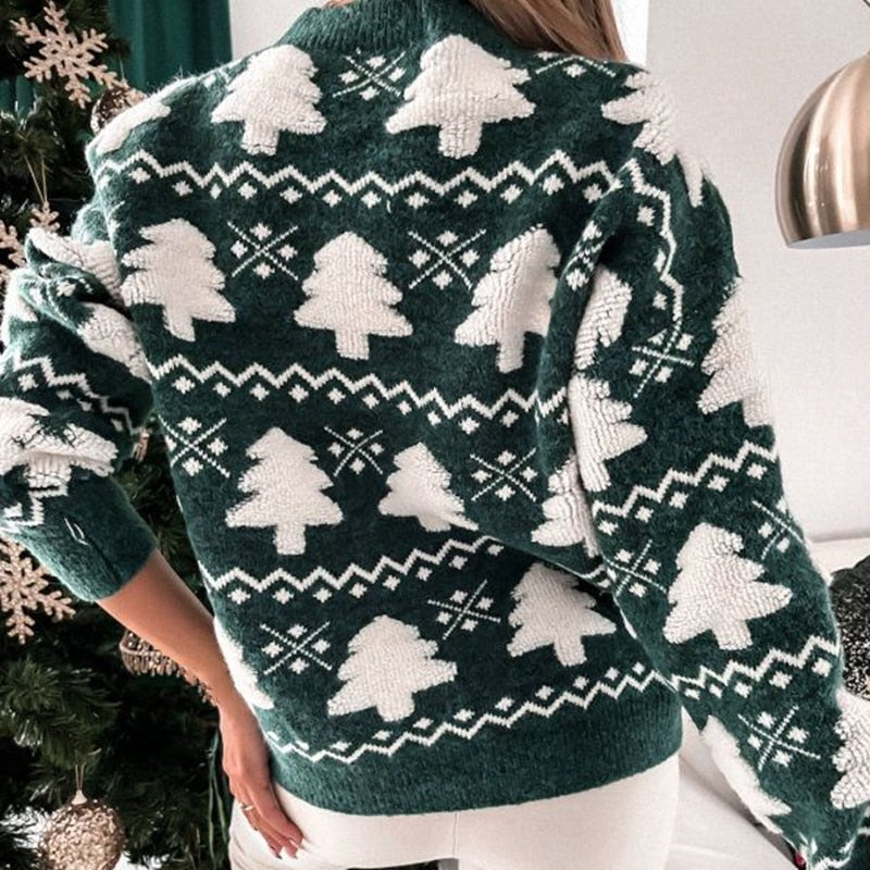 Grüner Weihnachtspullover mit weißen Tannenbäumen, Damenmode, Winterkleidung, Strickmuster.