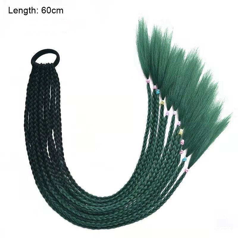 Grüne synthetische Haarverlängerungen, geflochten, 60 cm lang, für modische Frisuren.