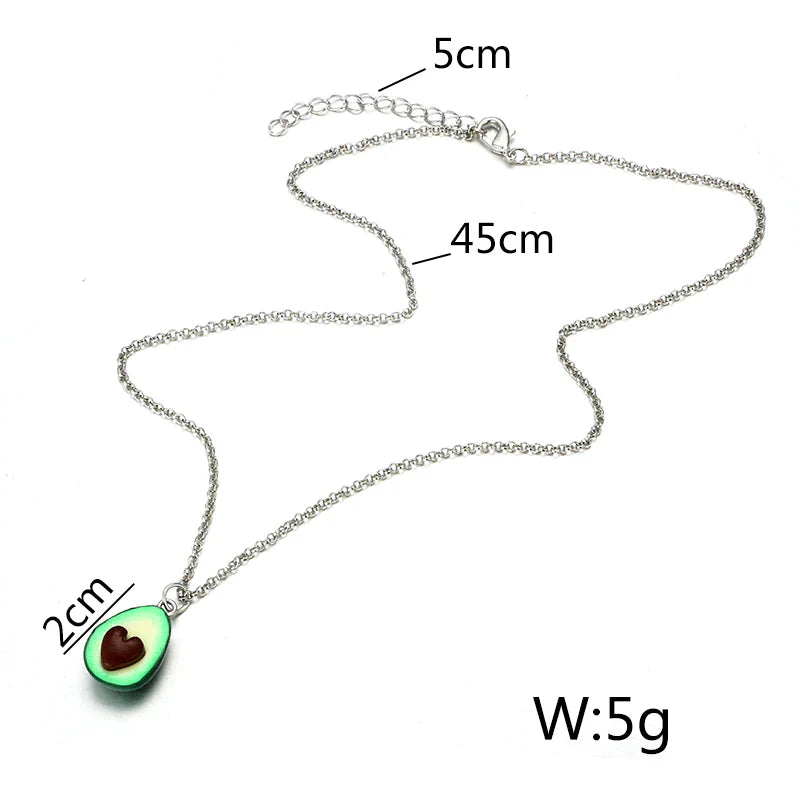 Silberkette mit grünem Avocado-Anhänger, Herzdesign, 45cm Länge, Modeschmuck für Damen.