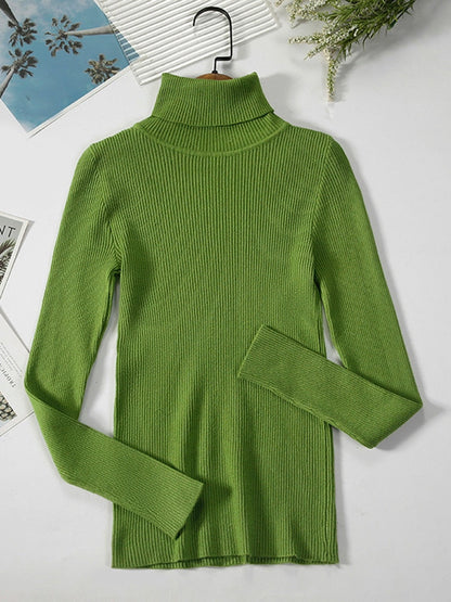 Grüner Rollkragenpullover Damen, gerippt, langärmelig, Baumwolle, Herbstmode, elegant.