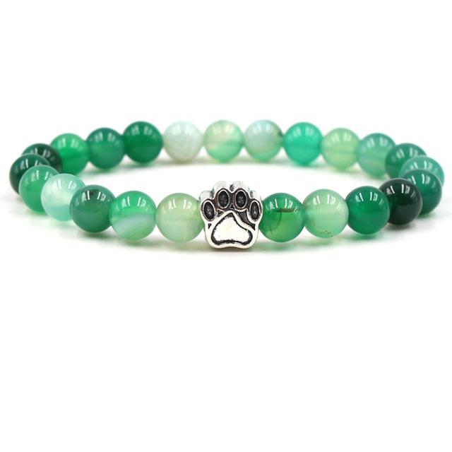 Grünes Achat-Armband mit Pfotenanhänger, Edelstein-Schmuck, Unisex-Accessoire.