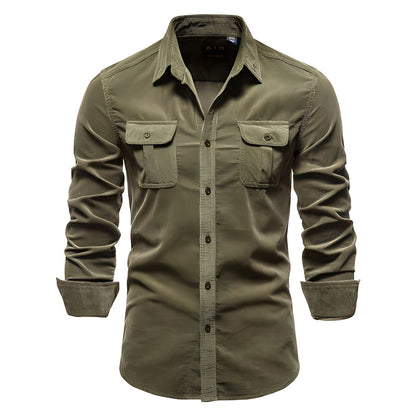Olivgrünes Herrenhemd aus Cord, einreihig, 100% Baumwolle, Business Casual Mode.