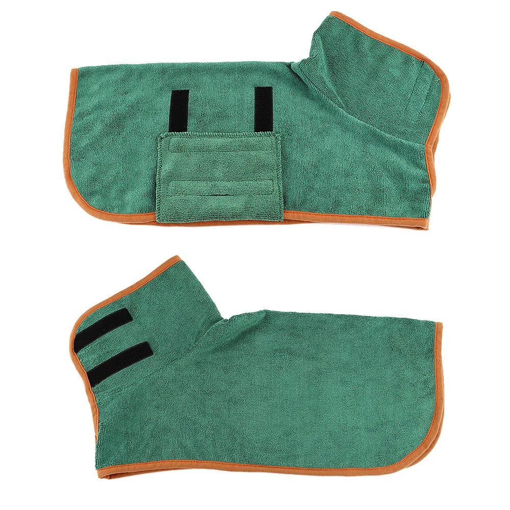 Grüner Hundemantel aus Fleece mit Klettverschluss, warm und wasserdicht.