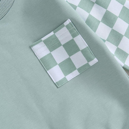 Grünes T-Shirt mit kariertem Muster, Baumwolle, modisches Design, Herrenmode, Freizeitkleidung.