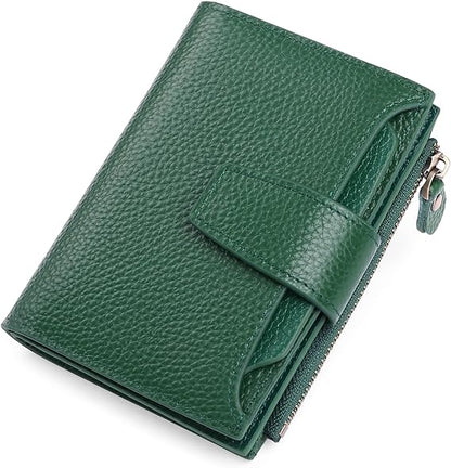 Grüne Leder-Geldbörse mit Reißverschluss, kompakt, stilvoll, Damen-Accessoire.