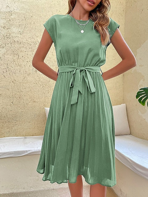 Damen Midi-Kleid, grün, plissiert, kurzarm, Rundhals, elegant, Sommermode.