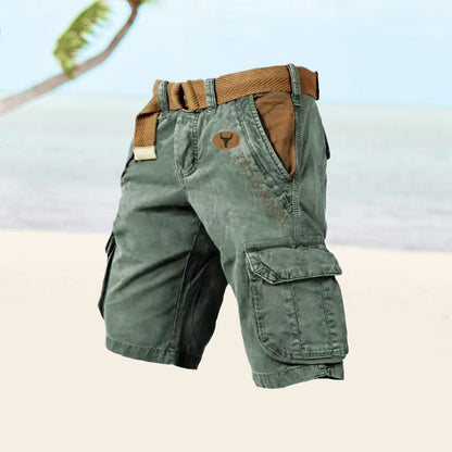 Grüne Cargo-Shorts aus Baumwolle, Strandhintergrund, Herrenmode, Freizeitkleidung