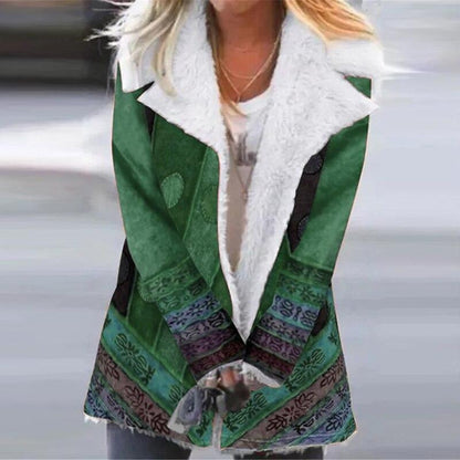 Grüne Damenjacke mit weißem Kunstfellkragen, Boho-Stil, Wintermode, warm und stilvoll.