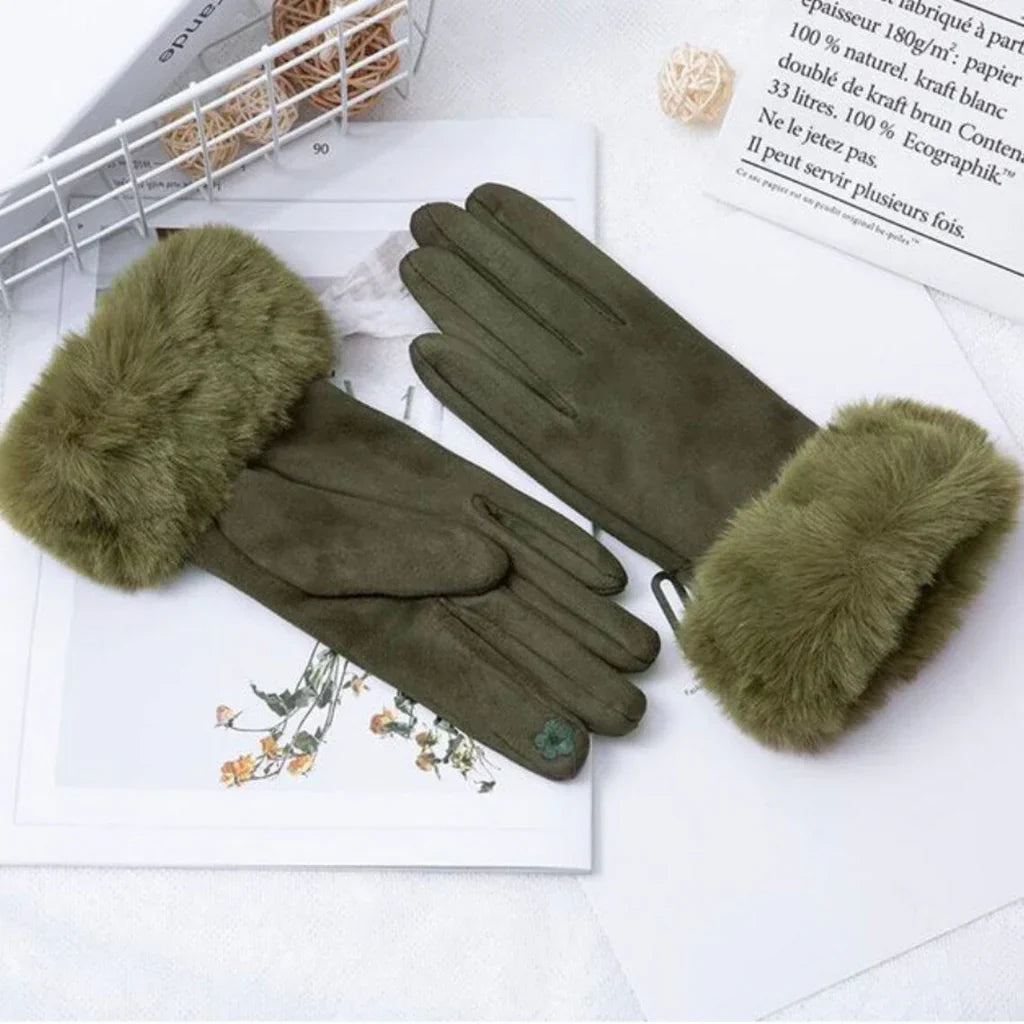 Damenhandschuhe aus grünem Wildleder mit Kunstfellbesatz, elegant und warm für den Winter.