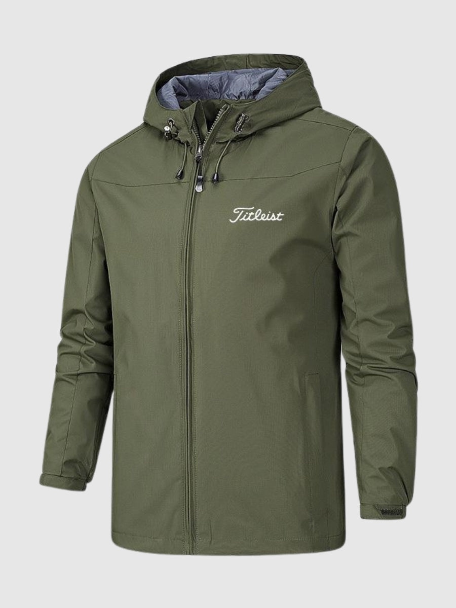 Grüne Titleist Herrenjacke mit Kapuze, wasserabweisend, Outdoor-Bekleidung, Reißverschluss.