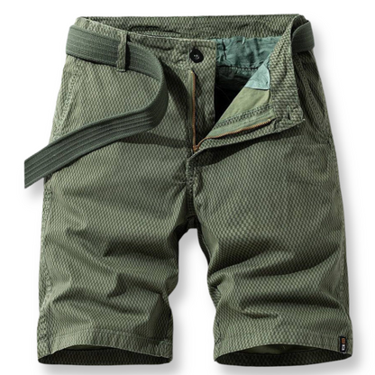 Grüne Herren-Shorts aus Baumwolle mit Gürtel, ideal für Sommer und Freizeit.