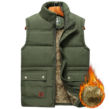 Grüne Herrenweste mit Fleece-Futter, ärmellos, warm, modisch, Winterbekleidung.