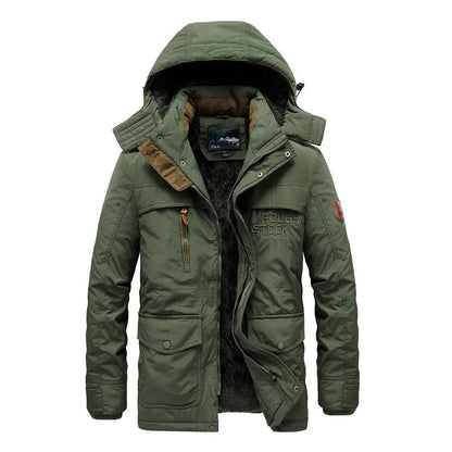 Grüne Herren-Winterjacke mit Kapuze, warm gefüttert, Outdoor, wasserabweisend, modisch.