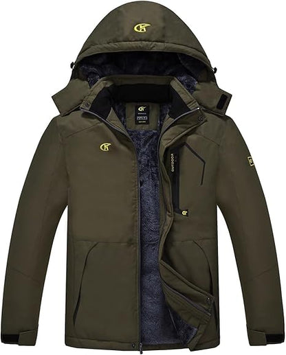 Grüne Herren-Winterjacke mit Kapuze, wasserdicht, warm gefüttert, Outdoor-Bekleidung.