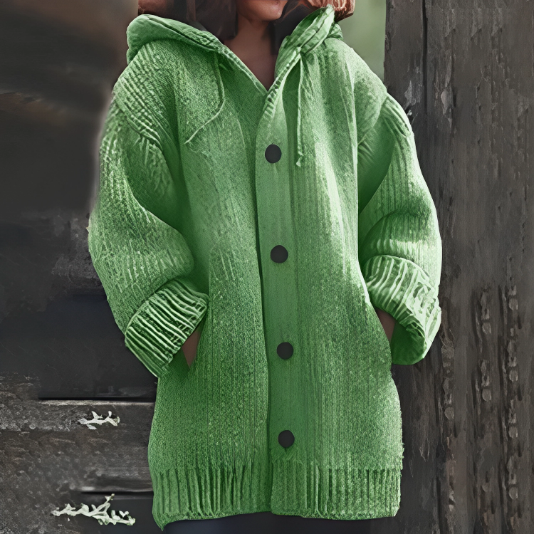Grüner Strickmantel mit Kapuze und Knöpfen, Damenmode, gemütlich, Herbstbekleidung.