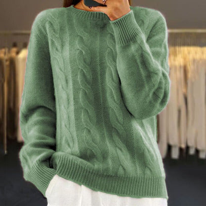 Grüner Zopfmuster-Pullover Damen, weiche Strickmode, Herbst-Winter, gemütlich, elegant.