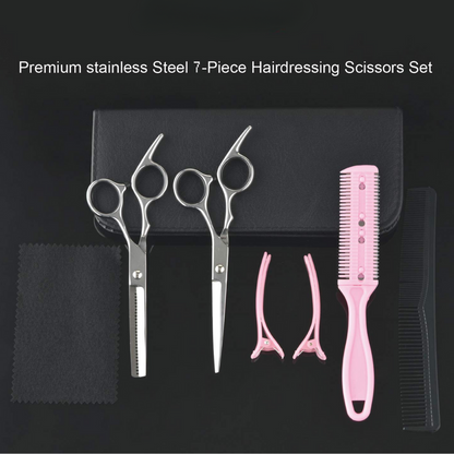Premium Edelstahl 7-teiliges Friseurscheren-Set mit Kamm und Clips auf schwarzem Etui.