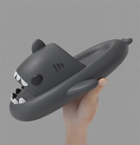 Graue Hai-Hausschuhe aus Gummi, niedliches Design, ideal für Kinder, rutschfest.