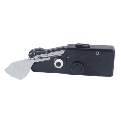 Schwarze Handnähmaschine, tragbar, kompakt, ideal für schnelle Reparaturen, Heimwerkerbedarf.