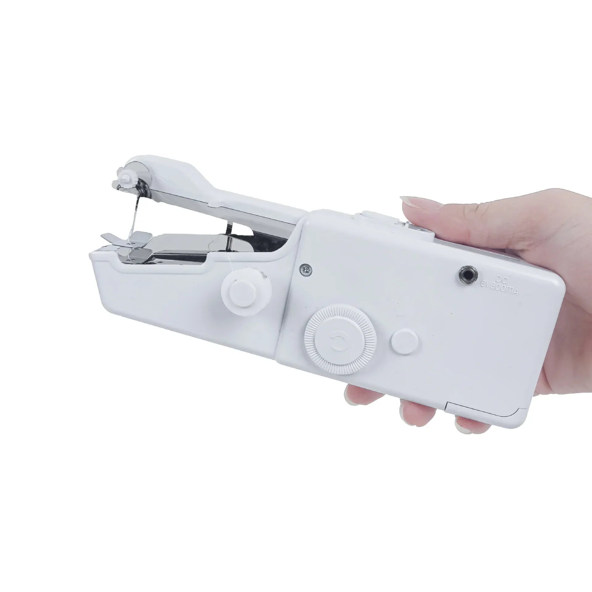 Tragbare weiße Handnähmaschine, kompakt, ideal für schnelle Reparaturen und unterwegs.