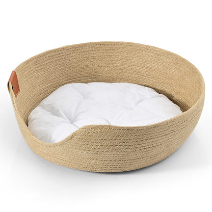 Handgefertigtes Bambus-Haustierbett, rund, beige, mit weißem Kissen, ideal für Katzen und kleine Hunde.