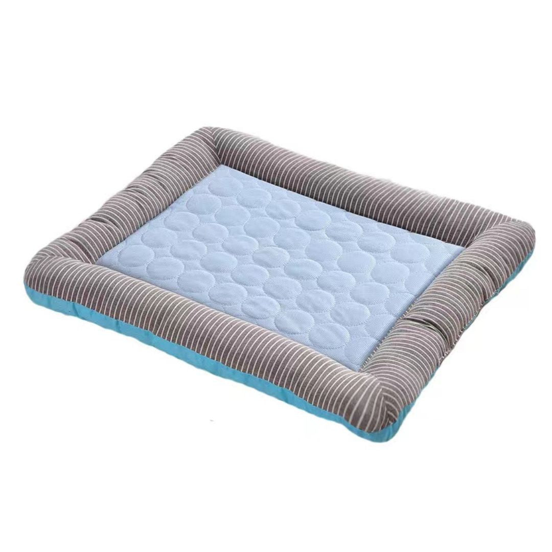 Hundebett blau-grau gestreift, rechteckig, gepolstert, bequem, Haustierbett für Hunde.