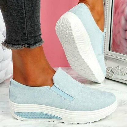 Damen Slip-On Sneaker, hellblau, Plateau, Freizeitschuh, bequem, modisch, rutschfest.
