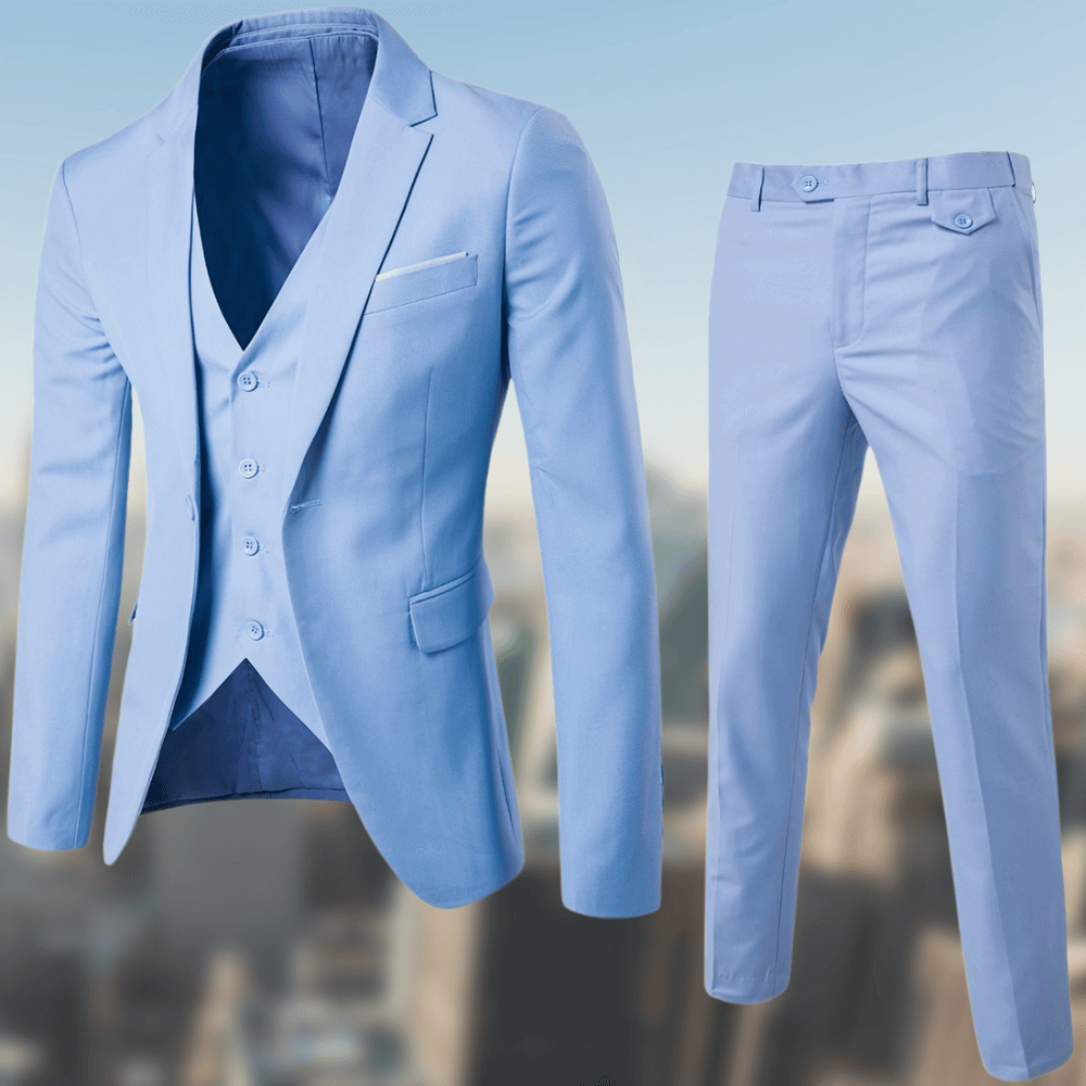 Hellblauer Herrenanzug mit Weste, elegantes Design, ideal für formelle Anlässe.