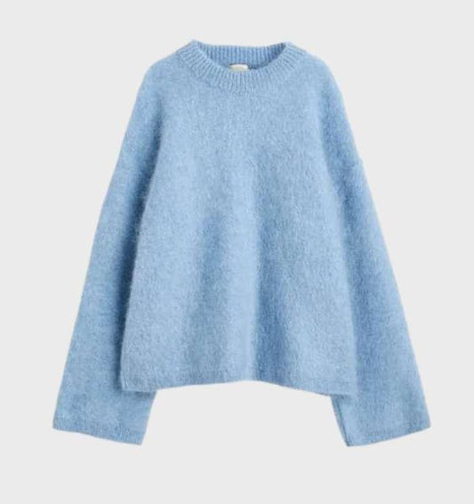 Blauer Damenpullover, Strick, langärmelig, weiches Material, modisch, Herbstmode.