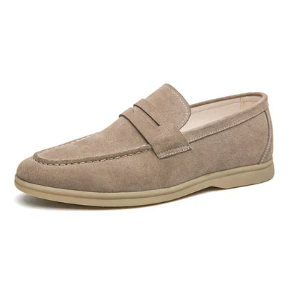 Beiger Wildleder-Loafer für Herren, eleganter Freizeitschuh, rutschfeste Sohle.