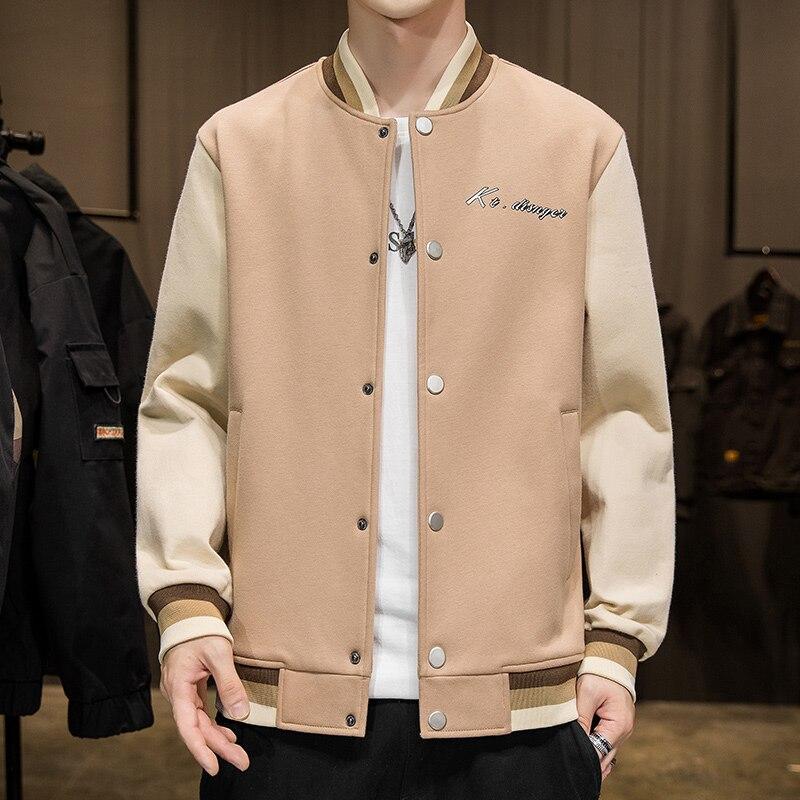 Beige Herren-Collegejacke, zweifarbig, mit Knopfleiste, gesticktem Logo, modisch, lässig.