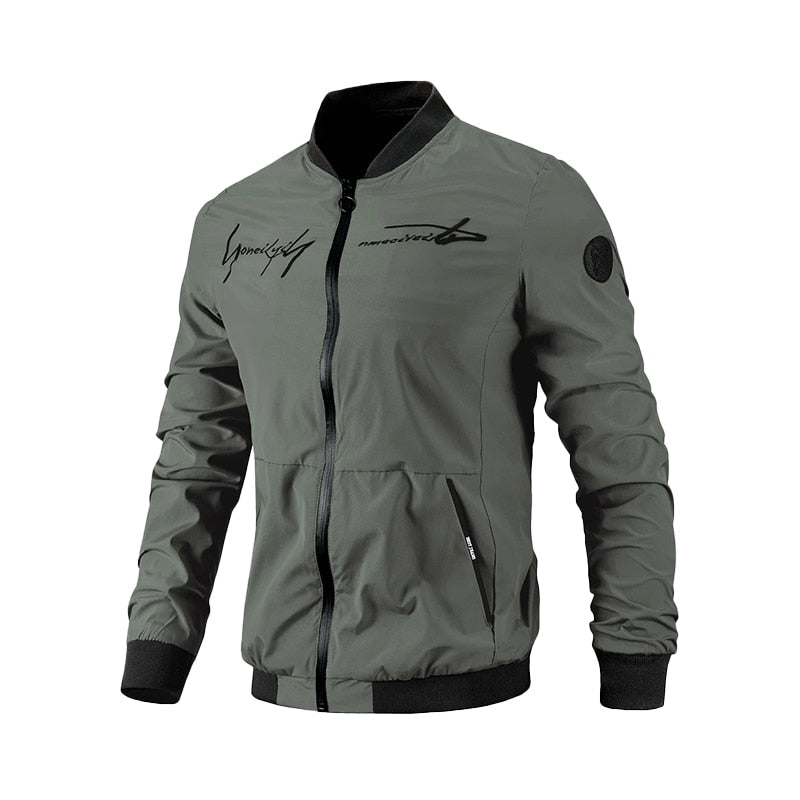 Grüne Herren-Bomberjacke, Reißverschluss, Schriftzug, modisch, lässig, leicht, Polyester.