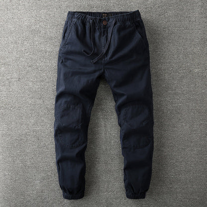 Dunkelblaue Herren-Cargohose, elastischer Bund, Knieverstärkung, Freizeitmode.