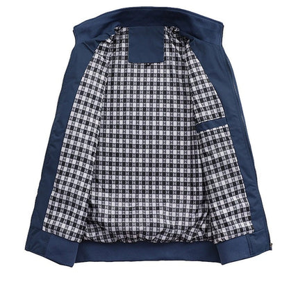 Dunkelblaue Herrenjacke mit kariertem Innenfutter, modisch, elegant, Freizeitkleidung.